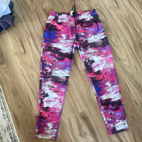 Lululemon older style multicolor pants - Picture 1 of 3